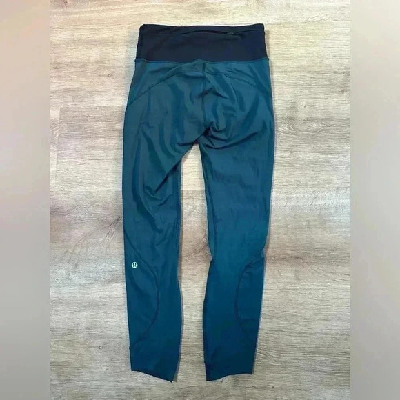 Lululemon Run The Day 7/8 Tight (25") Size 6 
Submarine /  Black - Picture 7 of 13